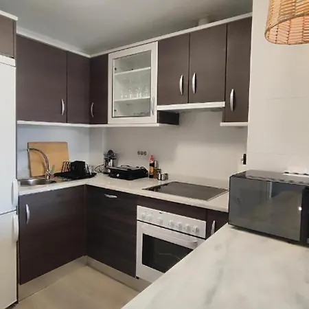 Charming 3 Bedrooms With A Sea View *
